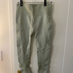 BOUTIQUE WORKOUT LEGGINGS